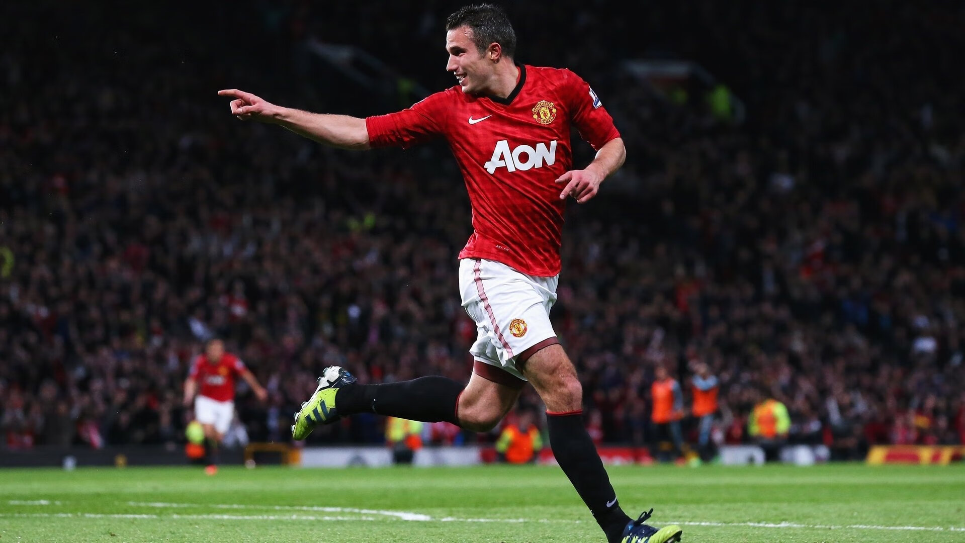 爱游戏官方网站-传奇后辈：新生代球员挑战历史纪录引发热议，传奇后场球员