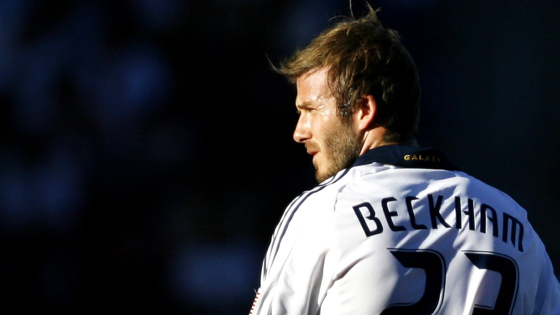 爱游戏体育在线app-国内足球市场逐步壮大，产业链不断延伸，足球产业规模